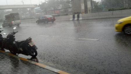 กรมอุตุฯ แจ้งเตือน "ฝนตกหนักถึงหนักมากบริเวณประเทศไทย  และคลื่นลมแรงบริเวณภาคใต้"