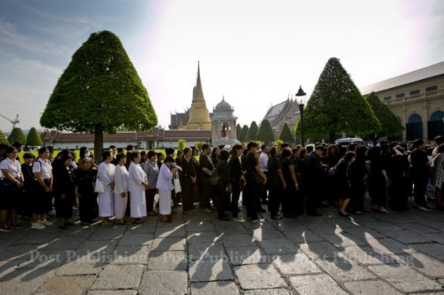 แนวทางเรื่องการแต่งกายไว้ทุกข์เนื่องด้วยพระบาทสมเด็จพระเจ้าอยู่หัวสวรรคต