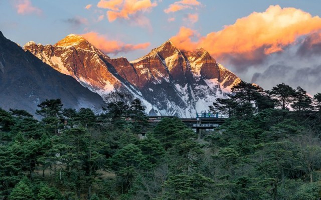 10 สุดยอดโรงแรมและที่พักบนยอดเขาสูง แม้จะดูเสียว แต่วิวช่างคุ้มค่าจริงๆ