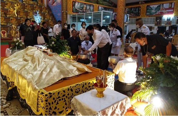 แม่สอด จัดพิธีพระราชทานน้ำหลวงสรงศพ "พระราชวีรากร" อดีตเจ้าคณะจังหวัดตาก