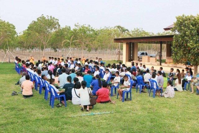 คึกคัก!ปิดเทอมน.ร.ชายไทยแห่บวชสามเณร ณ ศูนย์อบรมไร่พลเอกอาทิตย์-พรสรร กำลังเอก โคราช