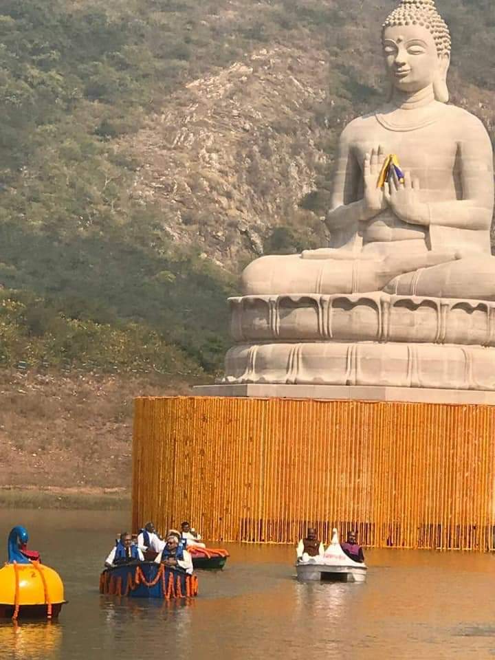 ผู้ว่าการรัฐพิหารอินเดียเปิดพระใหญ่กลางแม่น้ำเมืองราชคฤห์