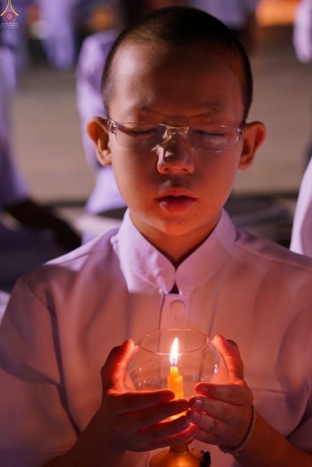 ประมวลภาพพิธีเวียนประทักษิณและปลูกต้นเบญจทรัพย์ เพื่อถวายเป็นพุทธบูชาในวันลอยกระทง