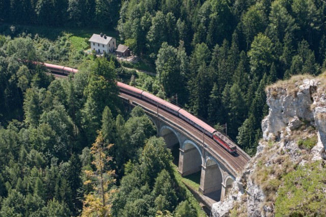 14 เส้นทางรถไฟอันสวยงามที่สุดในยุโรป ที่หากใครได้ไปสักครั้ง คงลืมมันไม่ลง…