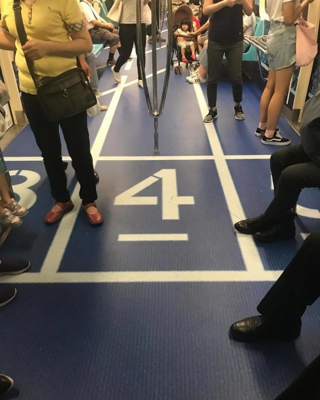 ไต้หวันเซอร์ไพร้ส์ผู้โดยสาร เปลี่ยน “รถไฟใต้ดิน” ให้เป็นสนามกีฬา