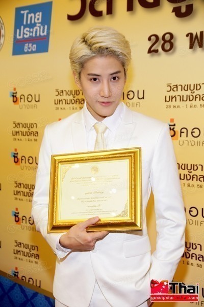 ภาพปลื้ม ๆ !!!กับเหล่าดารานักร้องกับงานวิสาขบูชาโลก