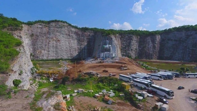 เมืองไทยเมืองพุทธ มีพระพุทธรูปหินแกะสลักองค์ใหญ่มากที่ จ.สุพรรณบุรี