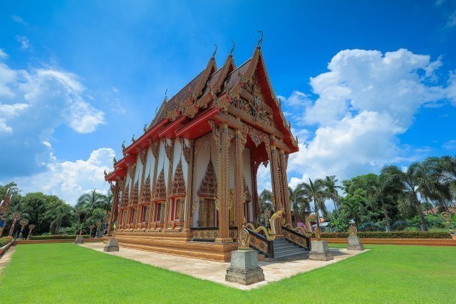 "อุโบสถ,โบสถ์"เป็นที่ประทับของพระพุทธเจ้า..สถานที่พระเจ้าแผ่นดินพระราชทานให้พระสงฆ์เป็นการเฉพาะ