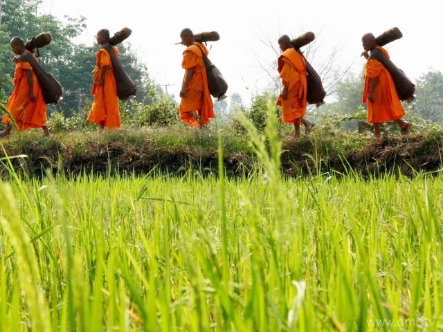 เข้าพรรษา เข้าถึงธรรม