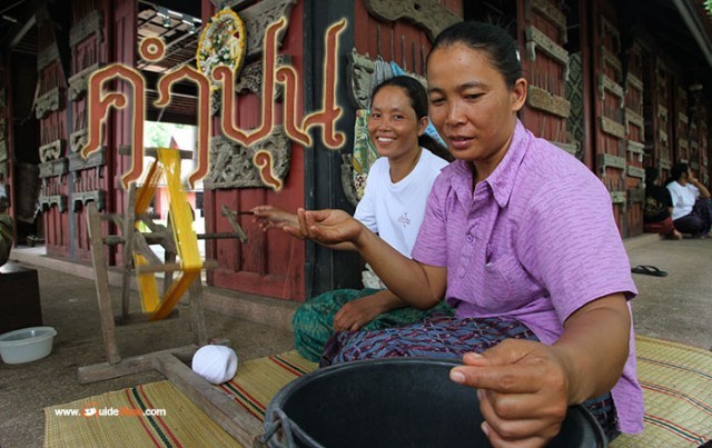 เที่ยวชม งานประเพณีแห่เทียนพรรษา อุบลราชธานี ปี 2559