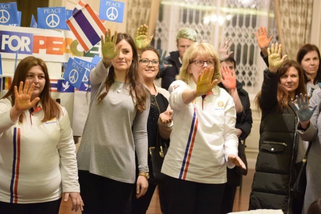 เมืองผู้ดีอังกฤษ ตื่นตัว เรียกร้องสันติภาพ ยุติกฎหมายรุนแรงในไทย..ม.44