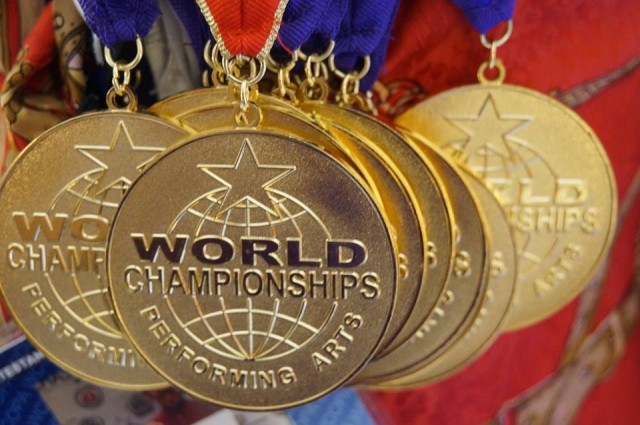 สุดยอด! 'เก่ง-ธชย' กวาด 14 เหรียญทอง 5 โล่รางวัล จากเวที WCOPA 2016