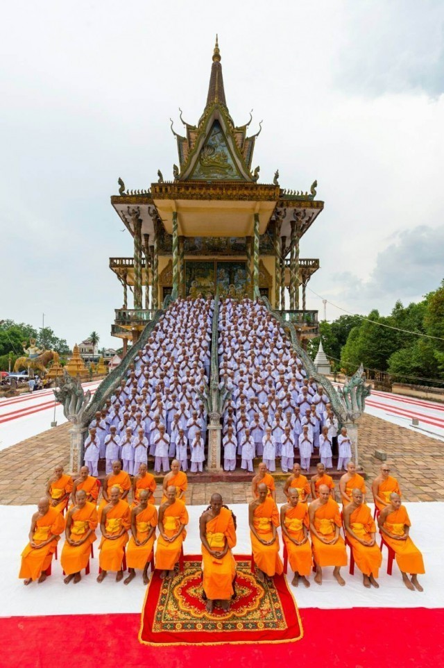 กัมพูชา จัดพิธีบรรพชาเยาวชนกว่า 1,000 รูป เพื่อฟื้นฟูพระพุทธศาสนา