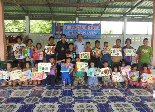 บ้านศิลป์ไทย เดินสายจัดกิจกรรมศิลปะ "แบ่งปันเพื่อแม่" ให้กับเด็กนักเรียน