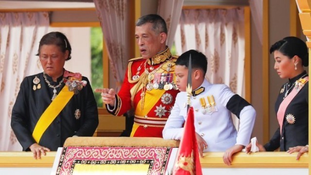 ประมวลพระรูป “พระเจ้าหลานเธอ” ทรงพระดำเนินตามพระบรมโกศ “ทูลกระหม่อมปู่”