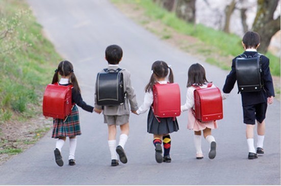 ทำไม เด็กญี่ปุ่นจึงมั่นใจ และสามารถเดินทางไปกลับเองได้โดยลำพัง ?