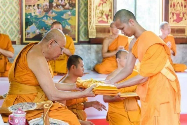 เจ้าคณะจังหวัดปทุมธานี ประธานพิธีมอบตราตั้งและวุฒิบัตร คณะสงฆ์ปทุมธานี