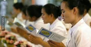 "หลวงพ่อคะ สวดมนต์ในใจ กับ สวดมนต์แบบออกเสียงดัง อานิสงส์เท่ากันไหมคะ.?"