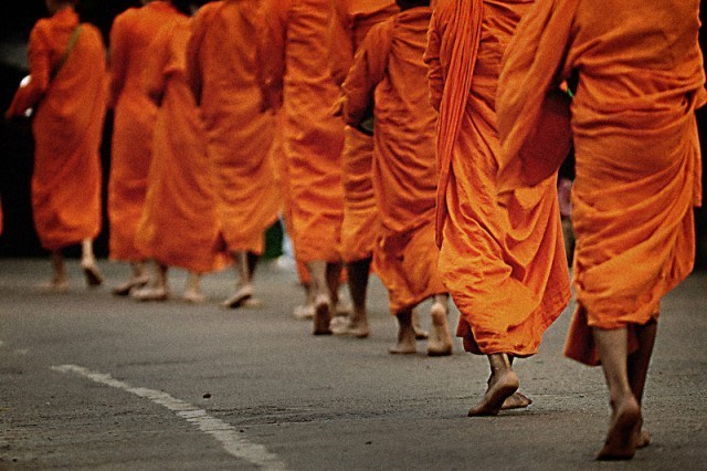 พระภิกษุสงฆ์..ผู้เป็นสายโลหิตแห่งพระสัมมาสัมพุทธเจ้า เป็นธรรมทายาทผู้สมควรดูแลรักษาพระพุทธศาสนา