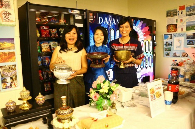 Union County college , New Jersey, USA จัดงานประจำปี!!พอจ.และจนท.วัดพุทธนิวเจอร์ซี เปิดห้องทำสมาธิ