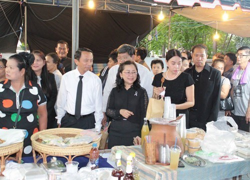 เพชรบุรีจัดงาน "ตลาดนัดชุมชนไทยช่วยไทยฯ" เพิ่มยอด OTOP พัฒนาผลิตภัณฑ์ท้องถิ่น