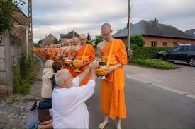 วัดพระธรรมกายที่ผมรู้จัก อะไรที่ทำให้ผมเปลี่ยนใจ ศ. ดร. สมภาร พรมทา ภาควิชาปรัชญา คณะอักษรศาสตร์ จุฬาลงกรณ์มหาวิทยาลัย