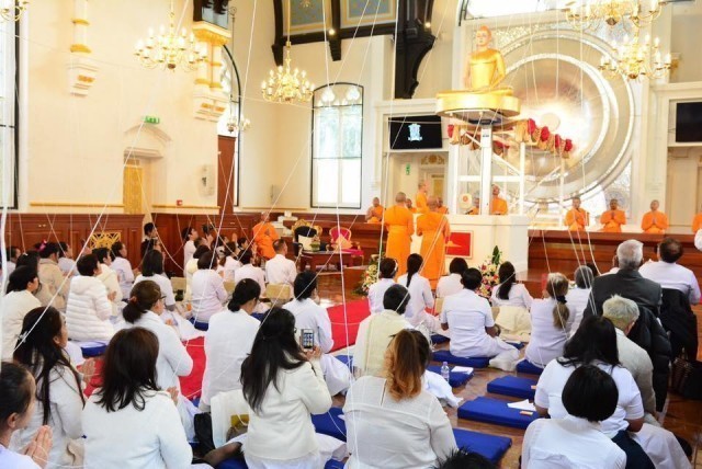 พิธีอัญเชิญองค์พระประธานเพื่อประดิษฐาน ณ อุโบสถ  วัดพุทธนิวคาสเซิล ประเทศอังกฤษ