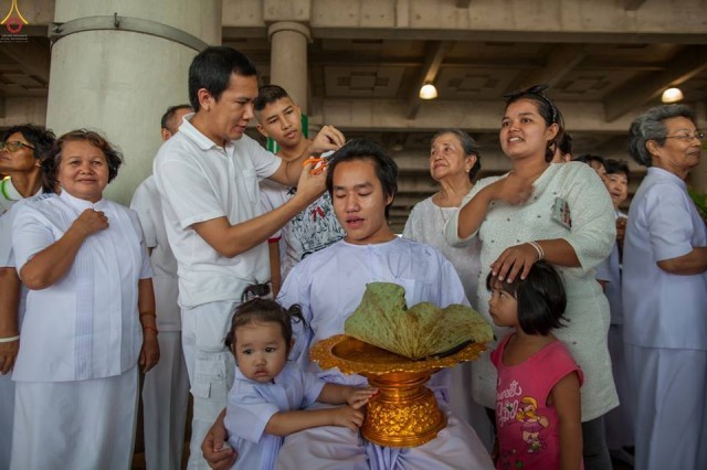 พิธีตัดปอยผมและปลงผมธรรมทายาท..พระพี่เลี้ยงรุ่นเข้าพรรษา ปี 2560