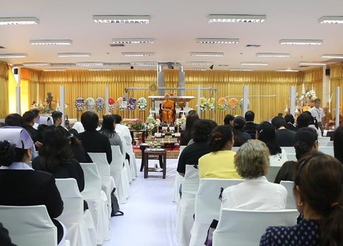ลูกศิษย์ทั่วไทยร่วมทำบุญ "หลวงพ่อคูณ" แน่นห้องเพื่อความเป็นสิริมงคลรับขวัญปีใหม่