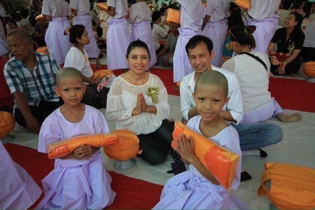 อัศจรรย์! ศิษย์รุ่นจิ๋ว วัดพระธรรมกาย 2 พี่น้องอายุ 6,8 ขวบ นำสวดธัมมจักกัปปวัตตนสูตร ปากเปล่าคล่องปรื๋อ