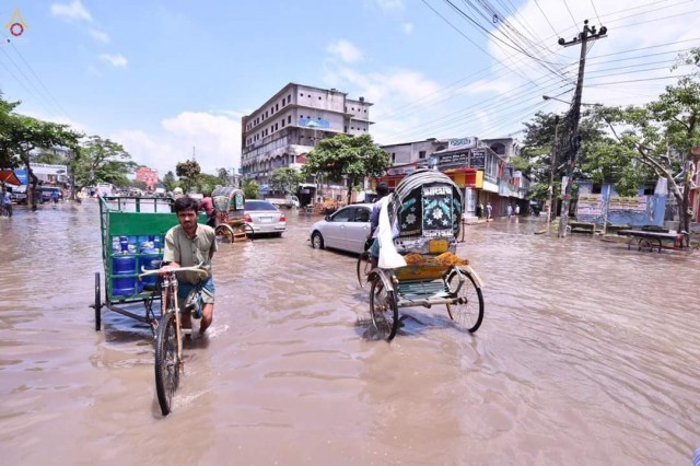 มูลนิธิธรรมกายลงพื้นที่ช่วยน้ำท่วมที่บังกลาเทศ
