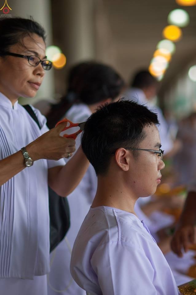 พิธีตัดปอยผมและปลงผมธรรมทายาท..พระพี่เลี้ยงรุ่นเข้าพรรษา ปี 2560