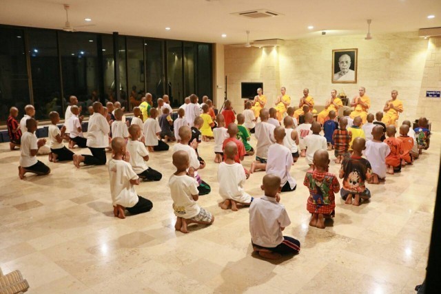 คึกคัก!ปิดเทอมน.ร.ชายไทยแห่บวชสามเณร ณ ศูนย์อบรมไร่พลเอกอาทิตย์-พรสรร กำลังเอก โคราช