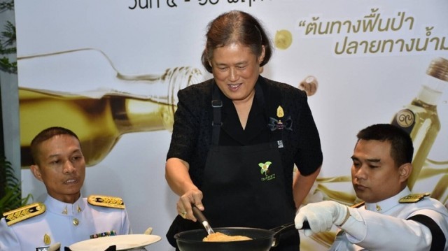 สมเด็จพระเทพฯทรงปรุงอาหาร "ไข่พระอาทิตย์" เมนูพระราชทานในหลวง ร.9