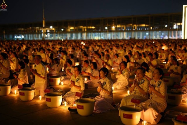 ประมวลภาพพิธีเวียนประทักษิณและปลูกต้นเบญจทรัพย์ เพื่อถวายเป็นพุทธบูชาในวันลอยกระทง