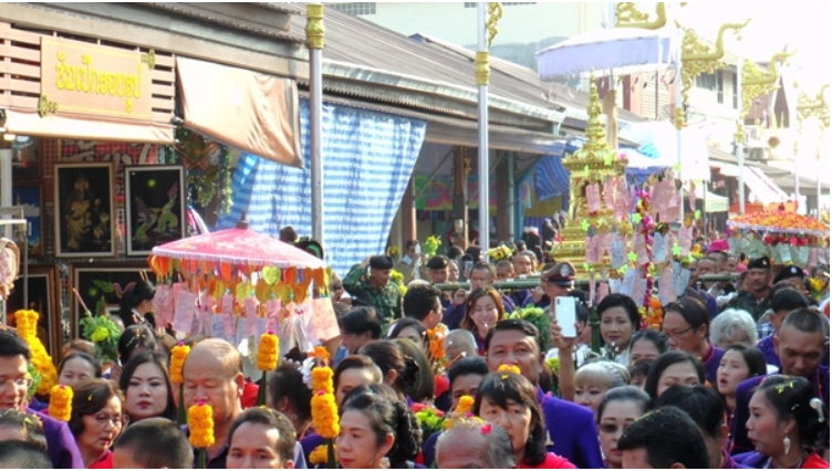 พลังศรัทธาเรือนแสน อัญเชิญพระอุปคุต เปิดงานนมัสการพระธาตุพนม