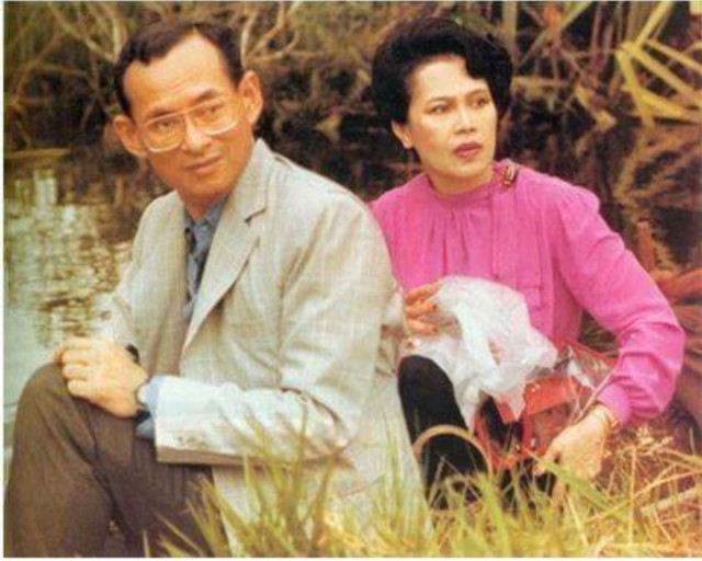 ภาพต้นแบบธนบัตรใบละ 1000 ใครใช้คงคุ้นภาพนี้ แต่คงไม่รู้ว่าเกิดขึ้นเมื่อไร ที่ไหน ยังไง