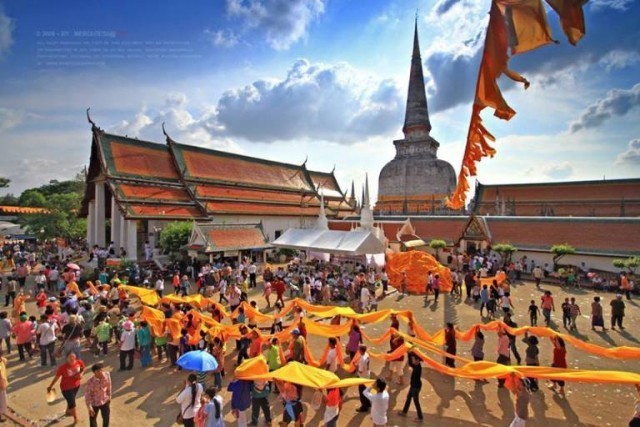 ประเพณีมาฆบูชา...แห่ผ้าขึ้นธาตุ จังหวัดนครศรีธรรมราช