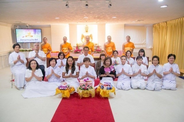 คณะสงฆ์และชาวพุทธต่างประเทศร่วมบำเพ็ญกุศลและปล่อยปลา ณ BURK LAKE Park