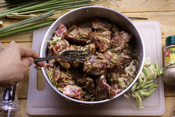 "ซี่โครงหมูย่างตะไคร้" เมนูเคี้ยวเพลิน รับหน้าฝน!!