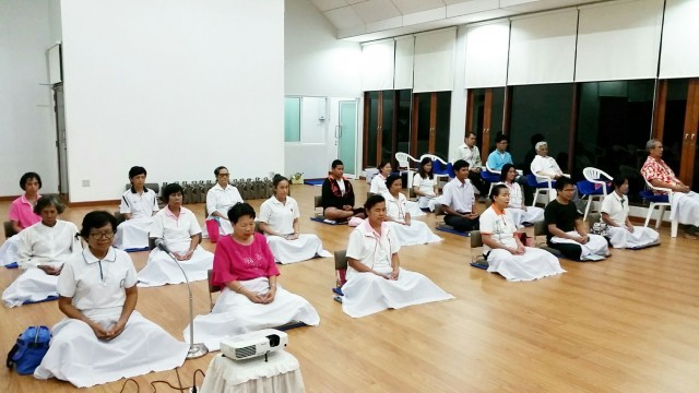 คณะกัลยาณมิตรชาวอ.บางพลี รวมใจสวดธรรมจักร ทั้งที่ศูนย์ปฏิบัติธรรมและที่โรงงานต้นบุญต้นแบบ