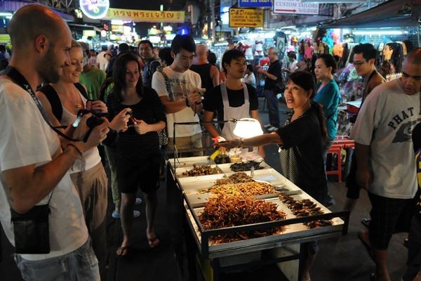 กรุงเทพฯ พัฒนาสตรีทฟู้ดส์ ปิดถนน-จัดโซนล้างจาน–แยกขยะ ให้เสร็จในเดือนพฤษภาคมนี้