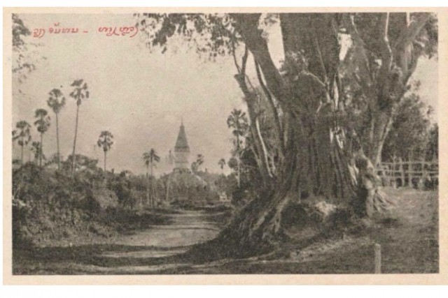 แห่แชร์ภาพเก่าพระธาตุหลวงเวียงจันทน์ ปริศนาทรงเจดีย์ดั้งเดิม
