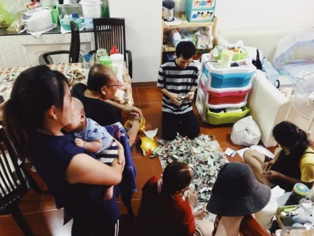 หนุ่มเก็บเงินใส่กระปุกตลอด 1 ปี ทุบออกมาถึงกับตะลึง !!!