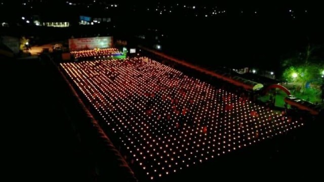 ชาวพุทธเมืองเลยจัดบรรพชาสามเณรและจุดโคมประทีปถวายเป็นพุทธบูชา
