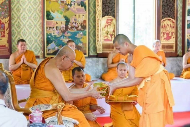 เจ้าคณะจังหวัดปทุมธานี ประธานพิธีมอบตราตั้งและวุฒิบัตร คณะสงฆ์ปทุมธานี