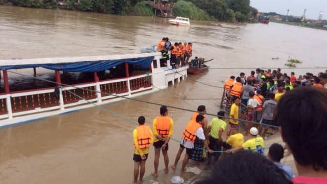 ชวนรู้ข้อปฏิบัติ : สัญจรทางน้ำอย่างไรให้ชีวิตปลอดภัยจากเรือล่ม