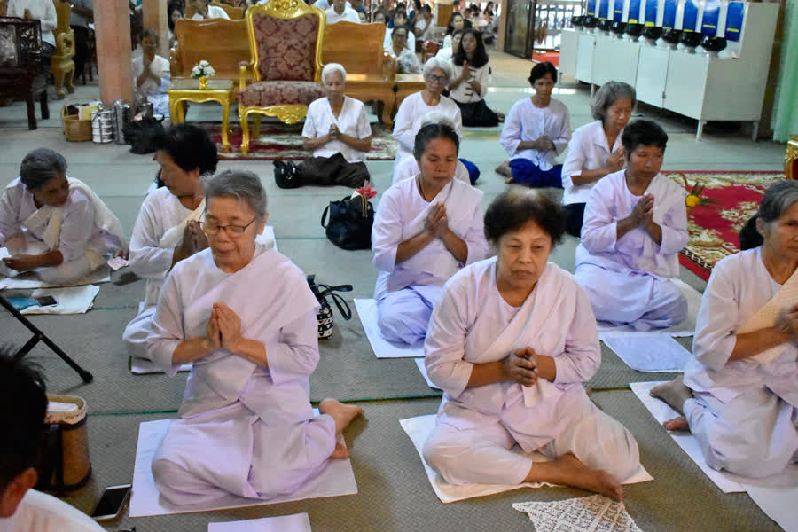 จ.ตราด จัดกิจกรรม “ผู้ว่าฯ พาเข้าวัด” นำข้าราชการเข้าวัดทำบุญร่วมประชาชน ในทุกวันพระ