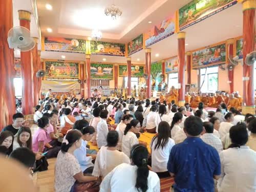 มจร.หนองคาย และญาติโยม ผู้มีจิตศรัทธา ร่วมกันทำบุญถวายเทียน 9 วัด