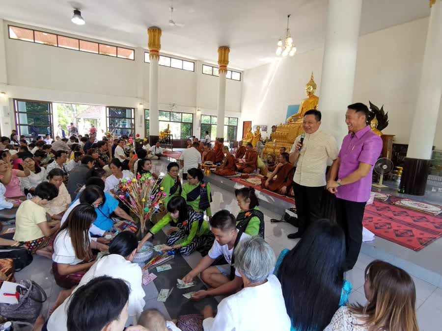 พ่อเมืองอุดรธานี นำชาวบ้านทอดกฐินสามัคคี สร้างกุฏิสงฆ์อาพาธปลอดเชื้อ